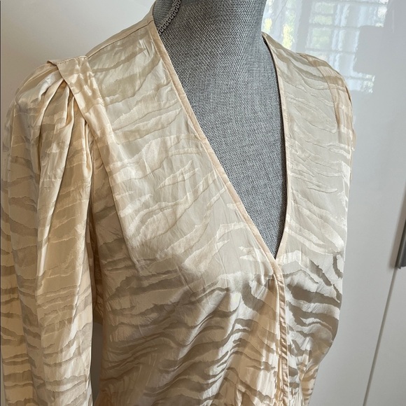 NWOT RONNY KOBO Silk Cream Zebra Print Women's Wrap Blouse, Size M - Picture 2 of 13